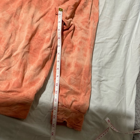 Sweatshirt. Women’s. Brand is Knox Rose. XL - Picture 7 of 7